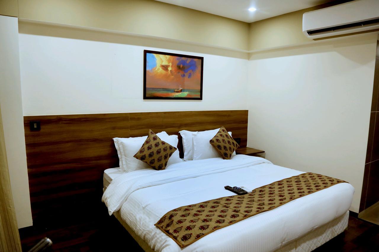Hotel Mumbai House Andheri East, Мумбаи Экстерьер фото