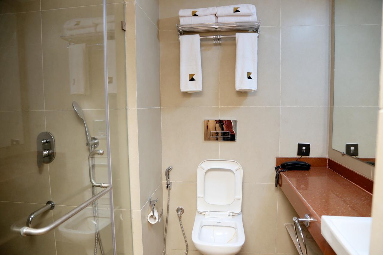Hotel Mumbai House Andheri East, Мумбаи Экстерьер фото