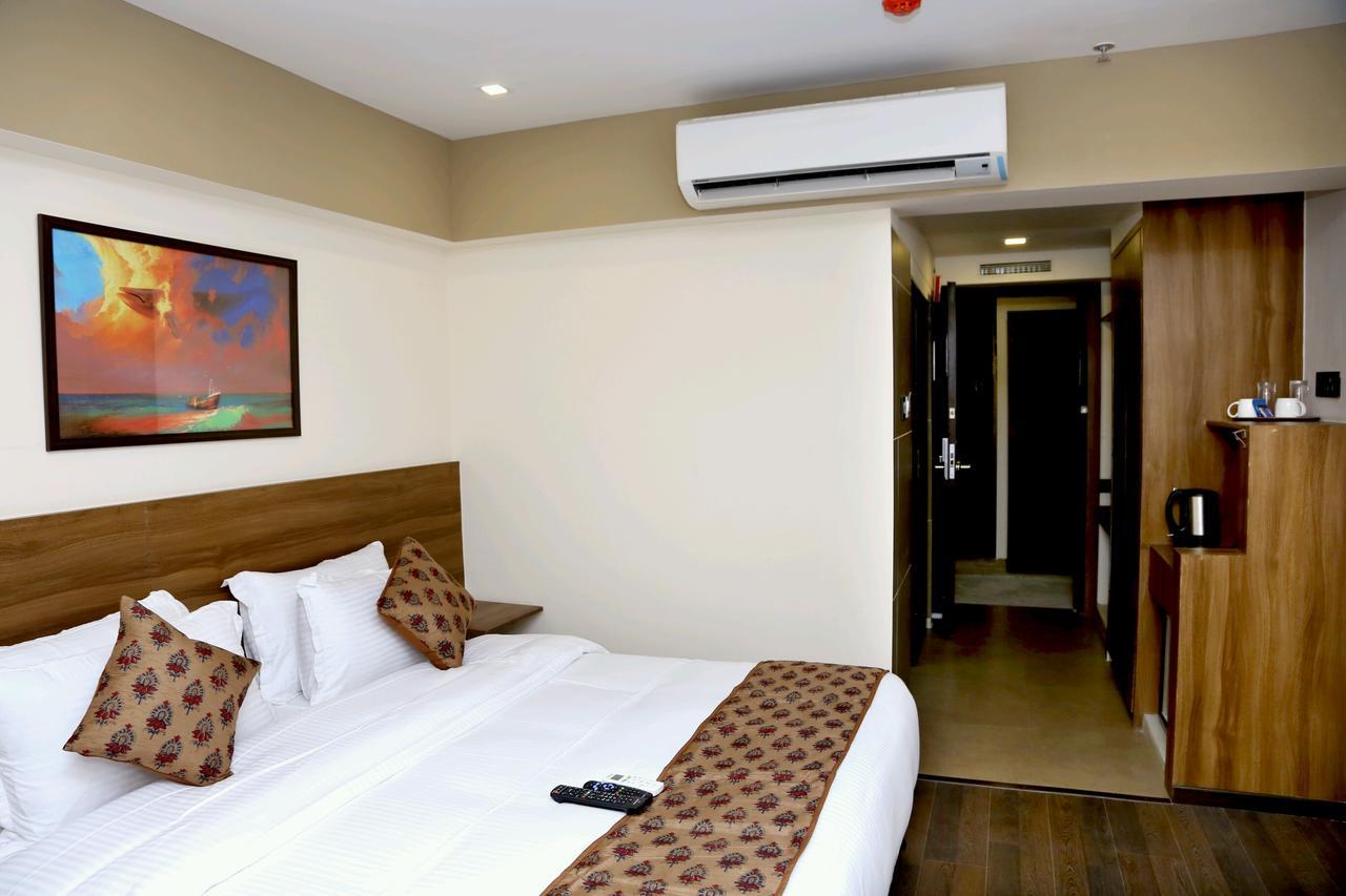 Hotel Mumbai House Andheri East, Мумбаи Экстерьер фото