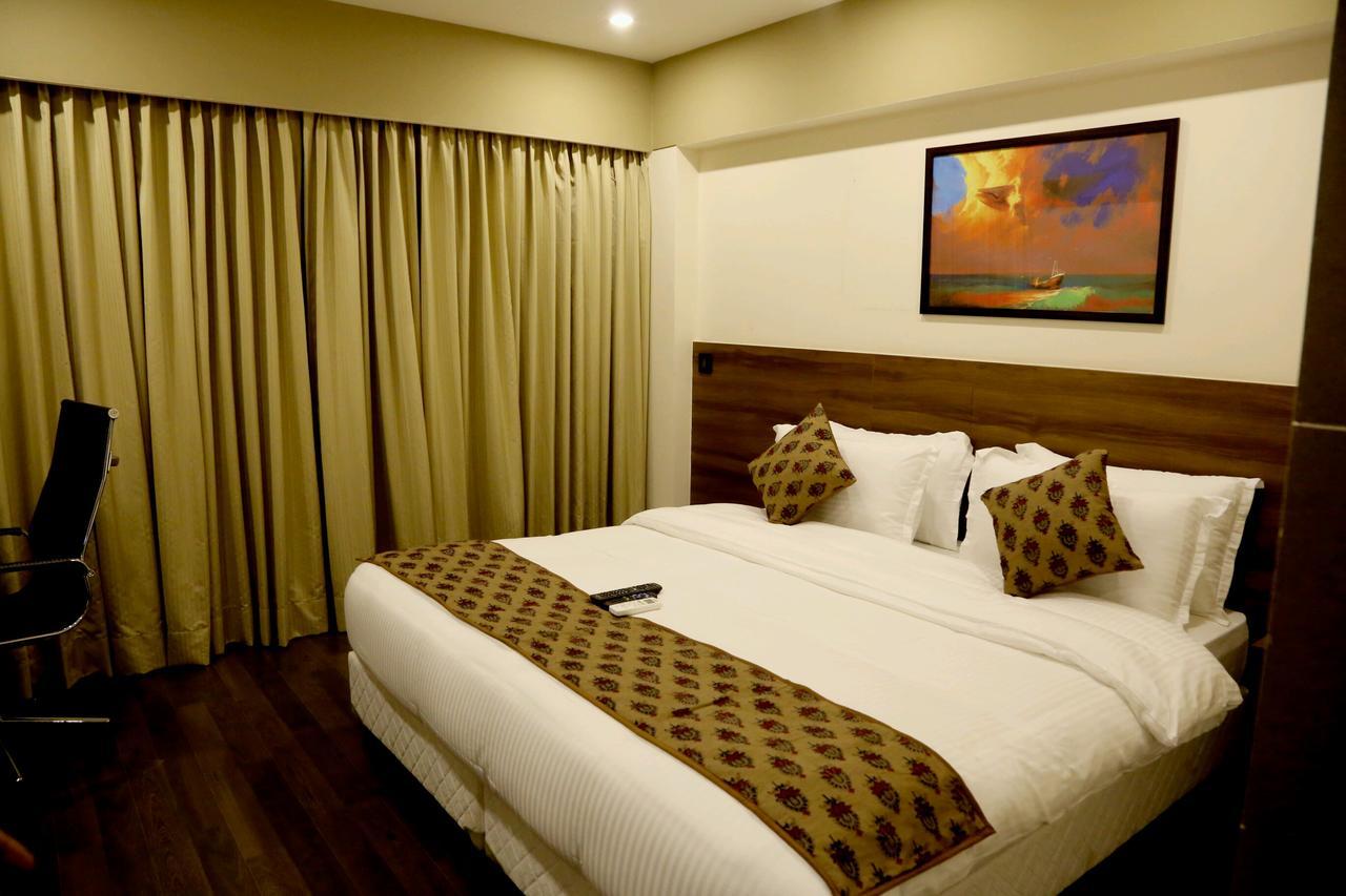 Hotel Mumbai House Andheri East, Мумбаи Экстерьер фото