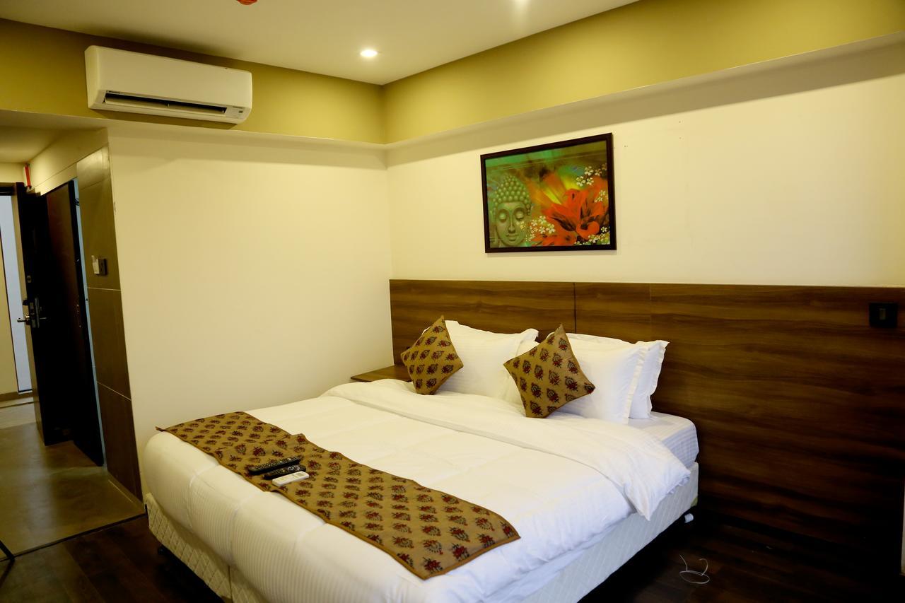 Hotel Mumbai House Andheri East, Мумбаи Экстерьер фото