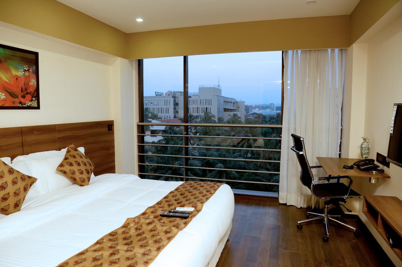 Hotel Mumbai House Andheri East, Мумбаи Экстерьер фото