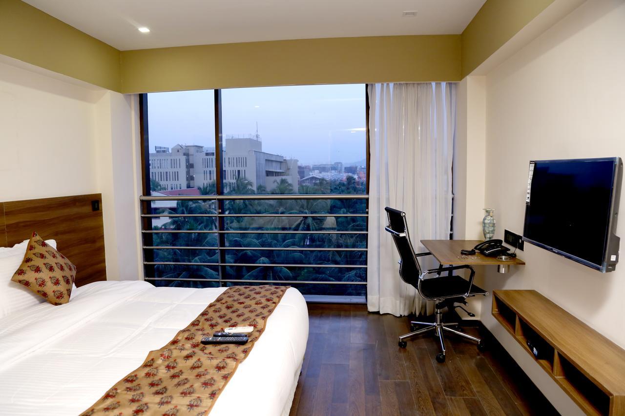 Hotel Mumbai House Andheri East, Мумбаи Экстерьер фото