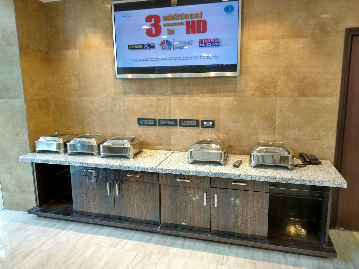 Hotel Mumbai House Andheri East, Мумбаи Экстерьер фото