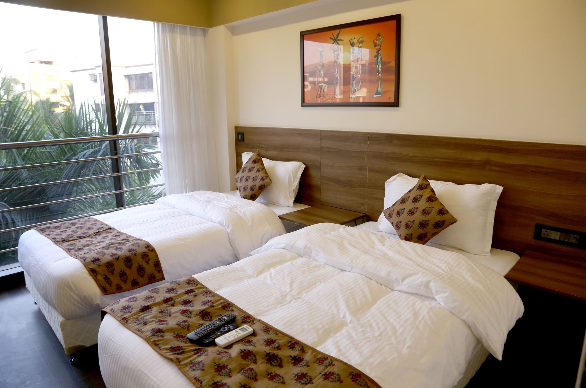 Hotel Mumbai House Andheri East, Мумбаи Экстерьер фото