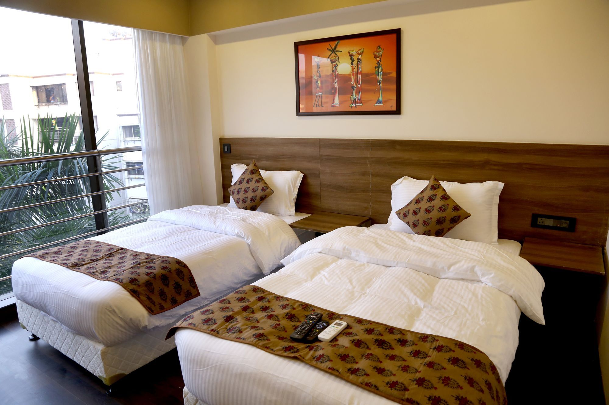 Hotel Mumbai House Andheri East, Мумбаи Экстерьер фото