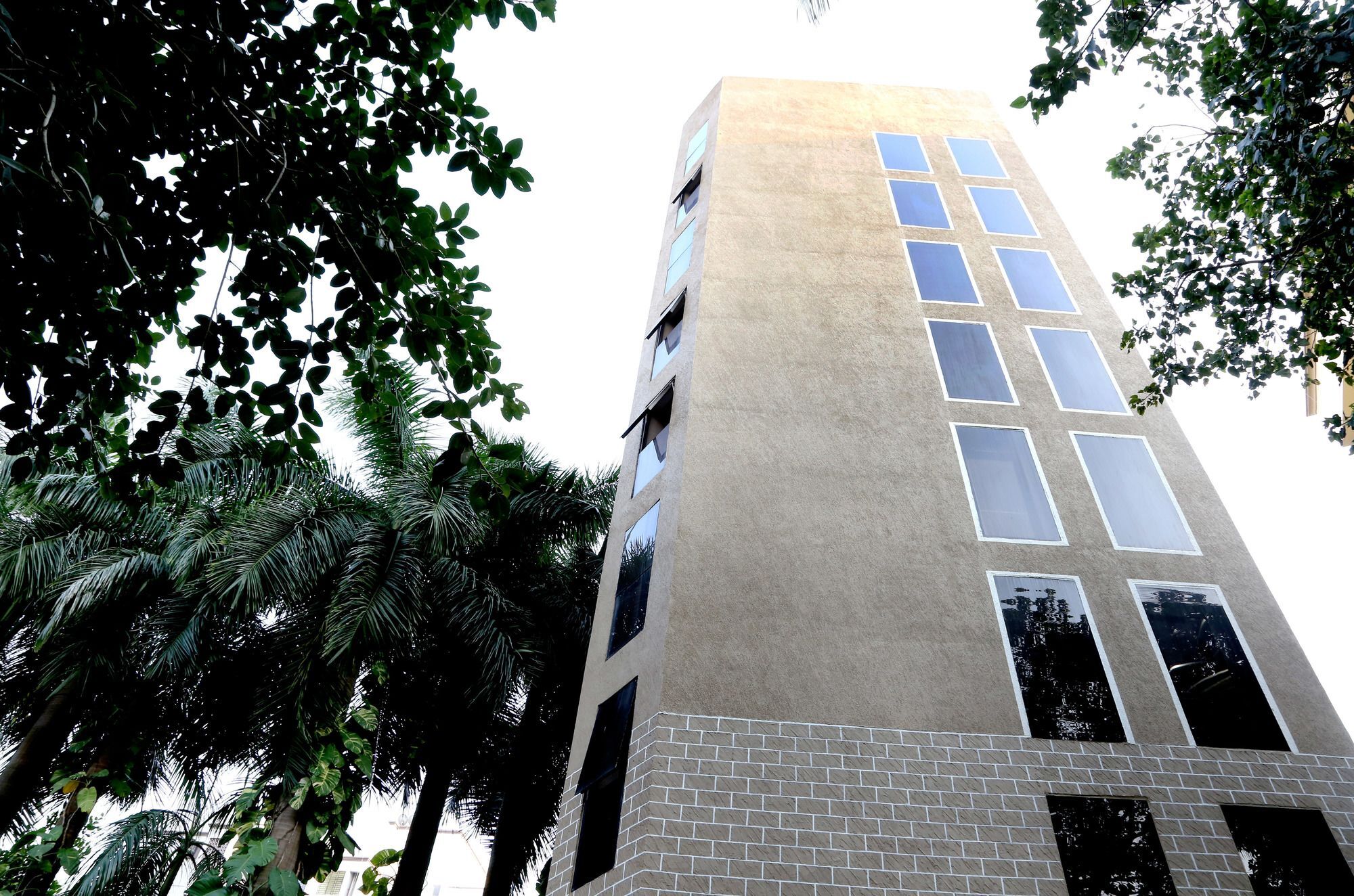 Hotel Mumbai House Andheri East, Мумбаи Экстерьер фото
